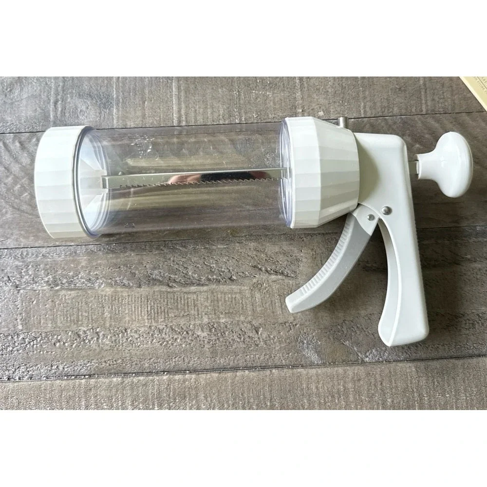 NWT The Pampered Chef Cookie Press #1525 In Original Box with 16 Discs